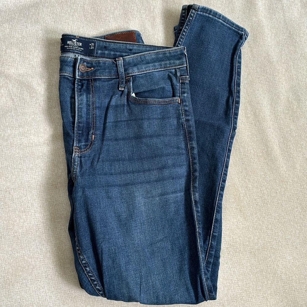 Hollister high rise super skinny W: 31 L: 31